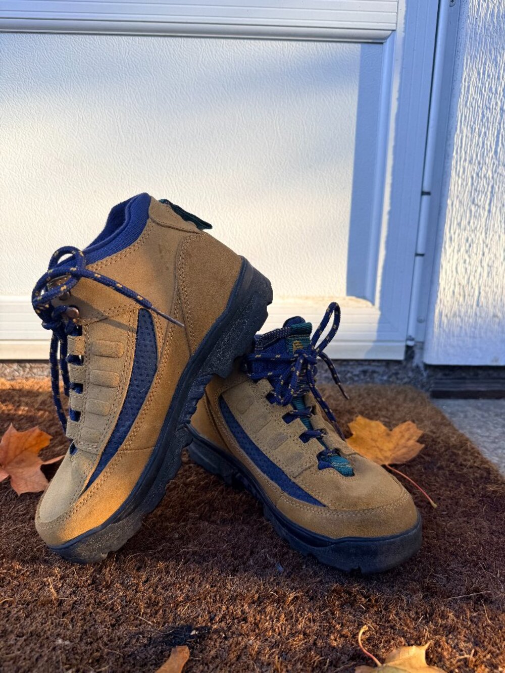 Vintage Hi-Tec Suede Hiking Boots - Women’s 6.5